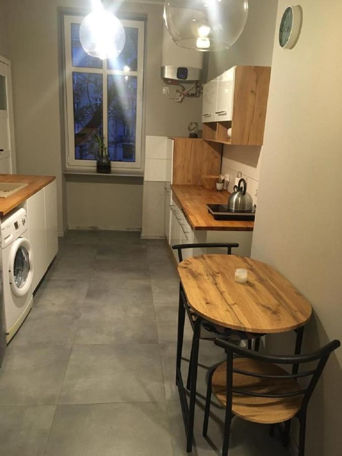 Secret Apartament 4